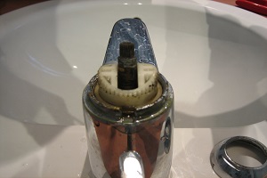 Réparation mitigeur pour mettre fin à une fuite évier